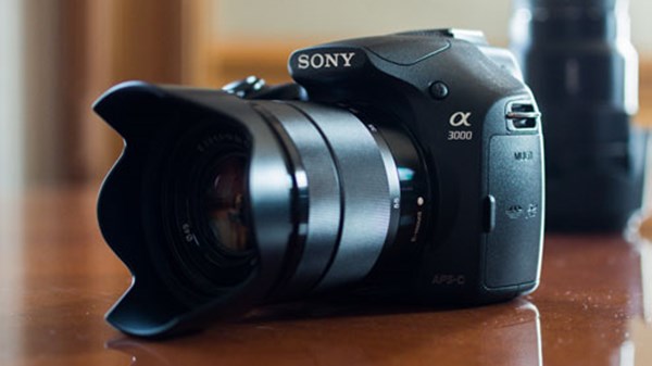 Sony α3000: ποιότητα, χωρίς κόπο