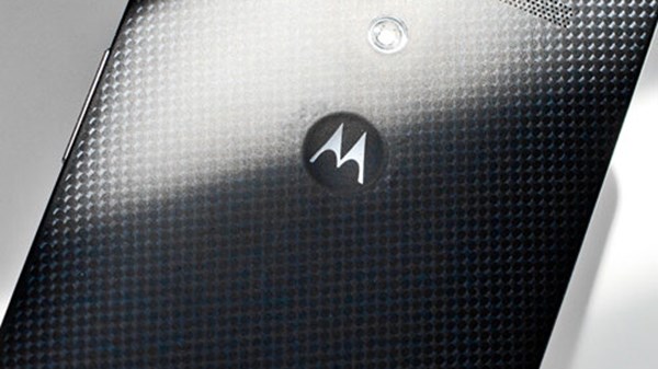 H Google πωλεί τη Motorola