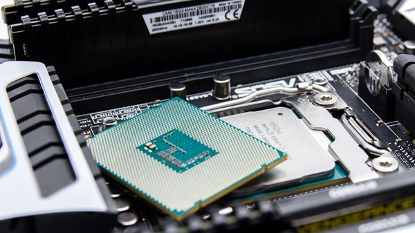 Intel: νέοι επεξεργαστές, κορυφαίοι