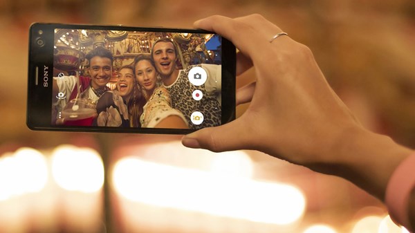 Sony: μεγάλο κινητό Xperia για... selfies