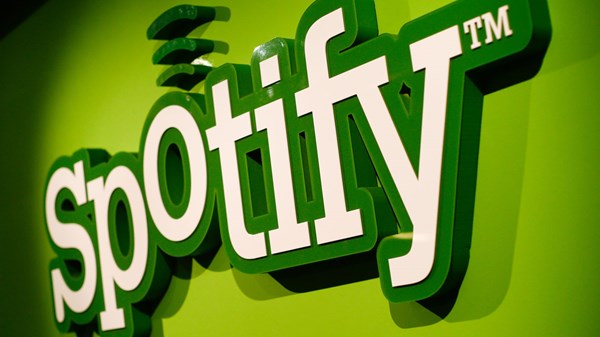 Spotify: "Μην πληρώνετε το... Apple Tax!"