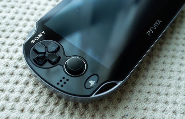 Περιορίζει την επένδυσή της στο PS Vita η Sony