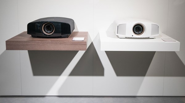 IFA 2016: Sony VW550ES στην θέση του VW520ES