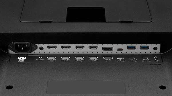 LG: Οθόνη-τηλεόραση... διά τέσσερα