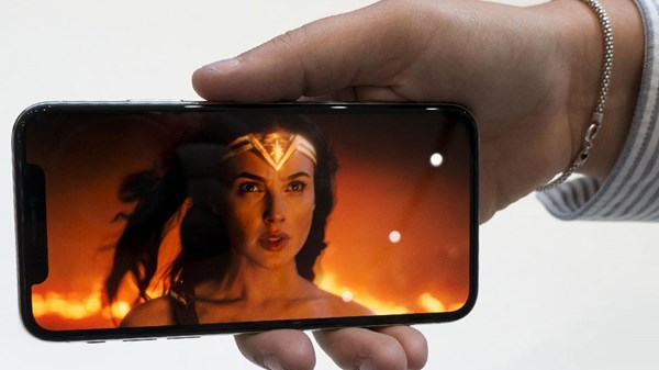 iPhone X: είναι πανάκριβο ή... όχι, τελικά;