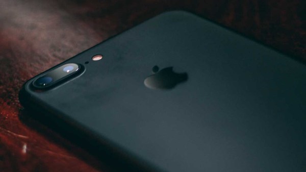 Apps-κατάσκοποι και στα iPhone... τελικά