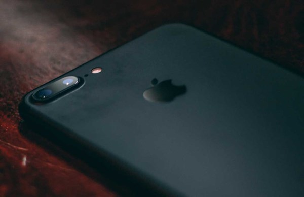 Apps-κατάσκοποι και στα iPhone... τελικά