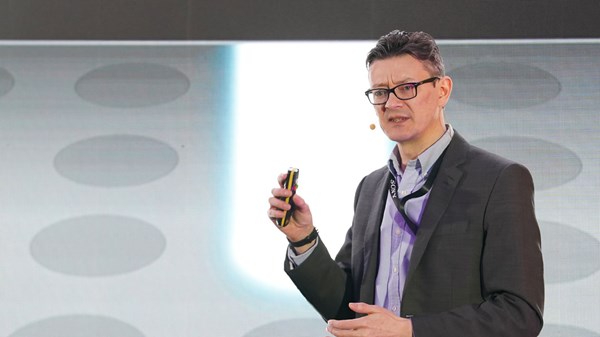 Συνέντευξη: Sony, Gavin McCaron