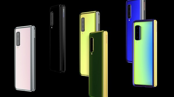 Αναβάλλεται η κυκλοφορία του Galaxy Fold