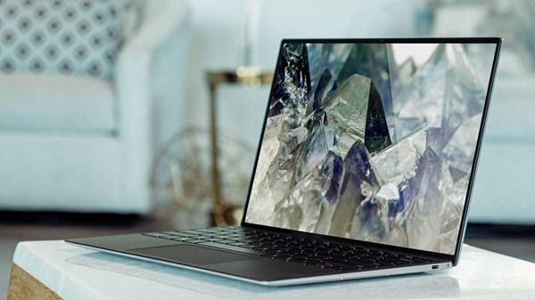 Νέα πανίσχυρα laptop, με... θέματα φόρτισης