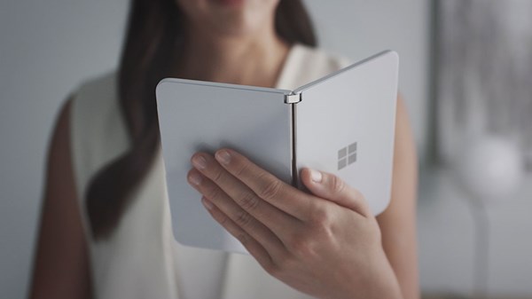 Microsoft Surface Duo τον Σεπτέμβριο