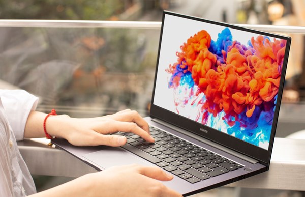 Για το σχολείο διάλεξε laptop, το σωστό