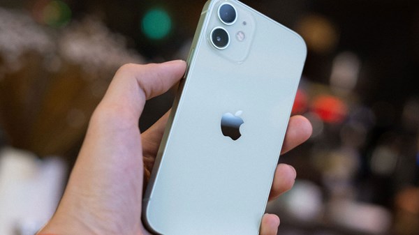 Το iPhone 12 Mini αστόχησε, το μέγεθος τελικά... μετράει