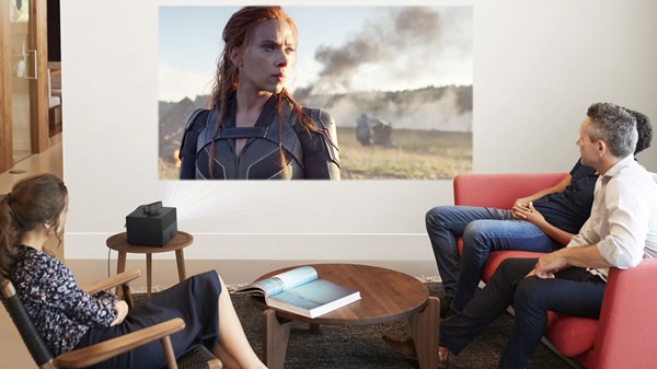 Μεγάλες ταινίες σε... σινε-μεγάλη εικόνα με Epson EF-12