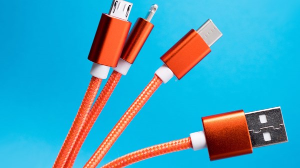 Ευρωπαϊκή Επιτροπή: Θύρα USB-C στις φορητές συσκευές