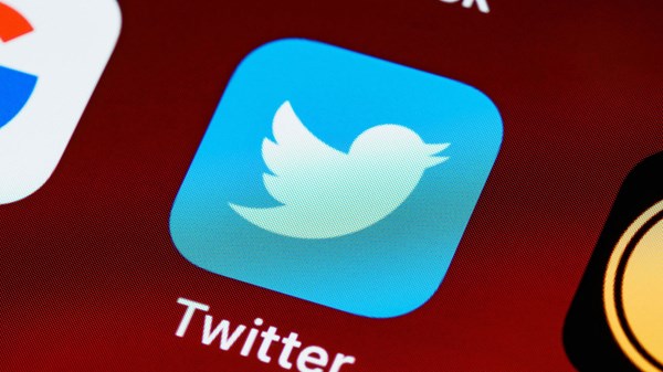 O Elon Musk με $44 δις εξαγοράζει το Twitter