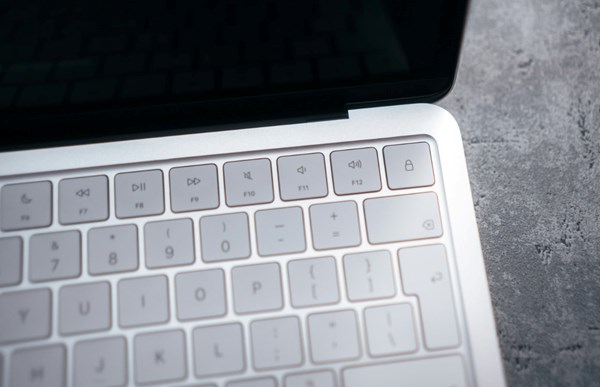 MacBook Neo: σε ποιούς απευθύνεται τελικά;